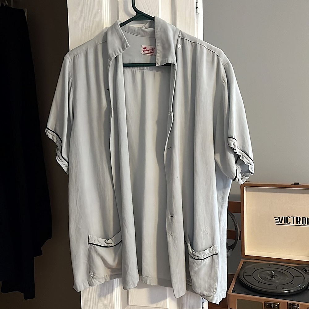 Light Blue. Size Large. - Picture 2 of 2